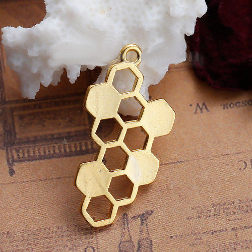 Pendants, Honeycomb, Gold Plated, Alloy, 32mm - BEADED CREATIONS